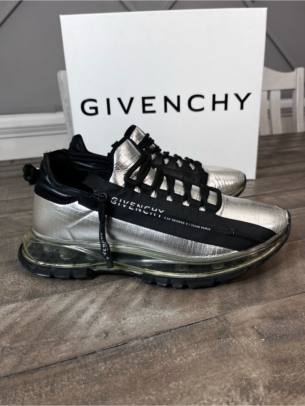 Givenchy Spectre Runner
Zip sneakers men Sz 8